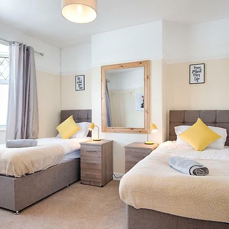 Off Road Parking, Garden, Tv In Every Room Swansea Exterior photo