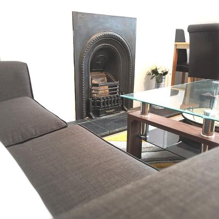Off Road Parking, Garden, Tv In Every Room Swansea Exterior photo
