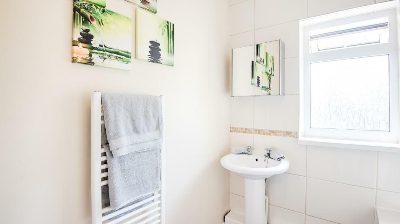 Off Road Parking, Garden, Tv In Every Room Swansea Exterior photo