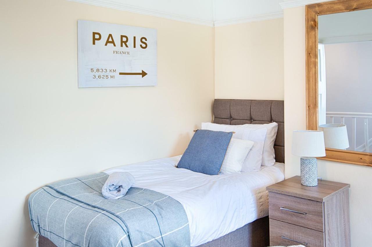 Off Road Parking, Garden, Tv In Every Room Swansea Exterior photo