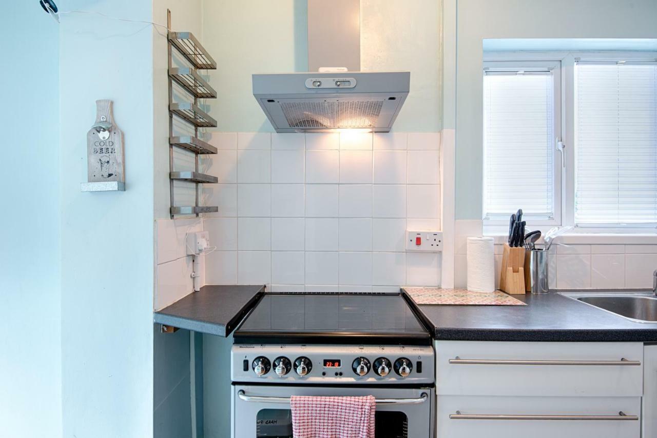 Off Road Parking, Garden, Tv In Every Room Swansea Exterior photo