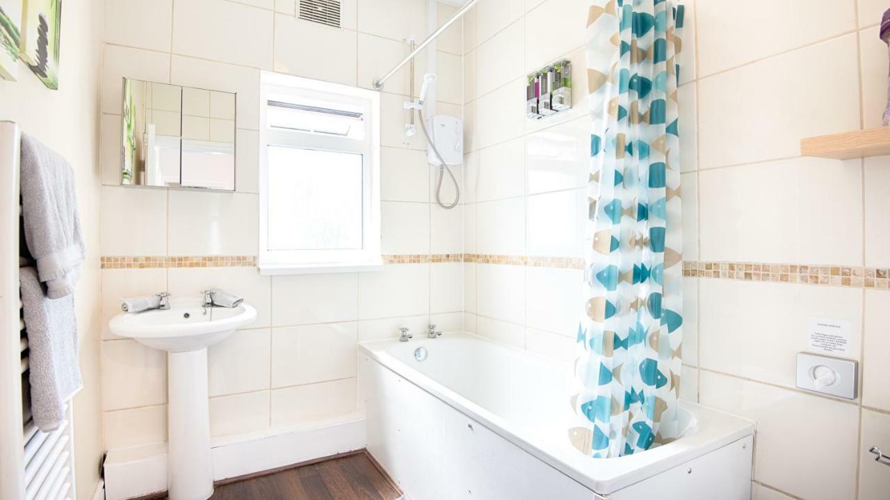 Off Road Parking, Garden, Tv In Every Room Swansea Exterior photo
