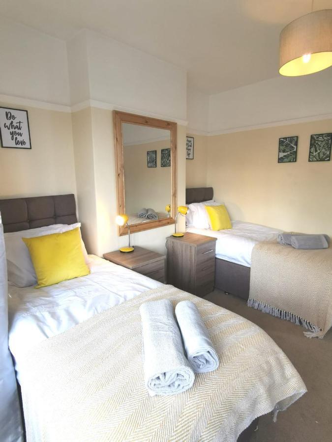 Off Road Parking, Garden, Tv In Every Room Swansea Exterior photo